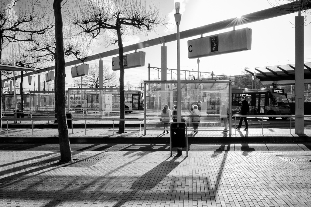 Bus station 2 zw 60x90